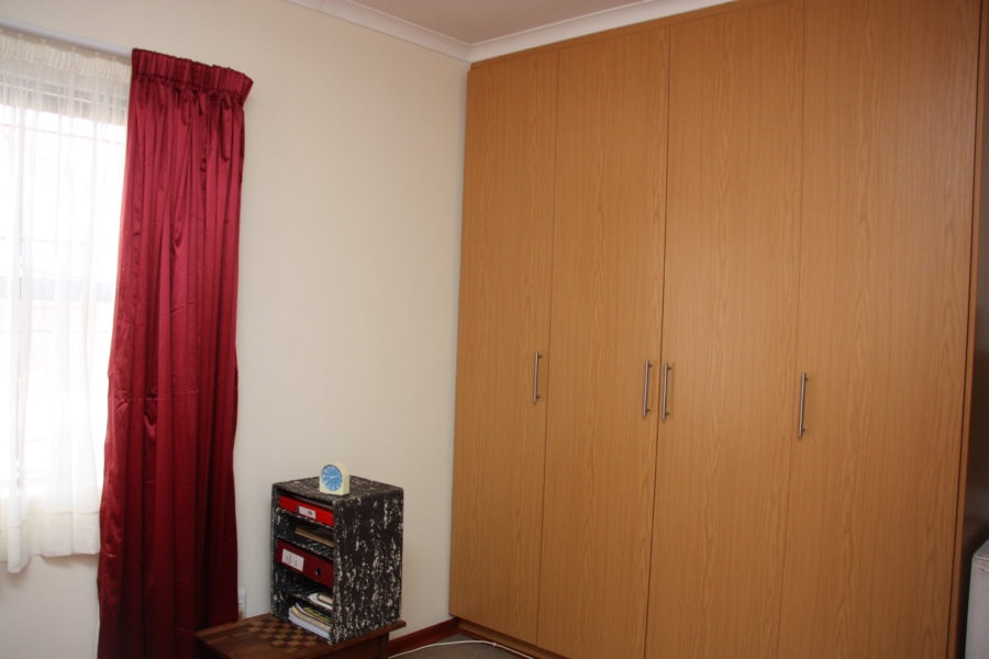 2 Bedroom Property for Sale in Langenhovenpark Free State